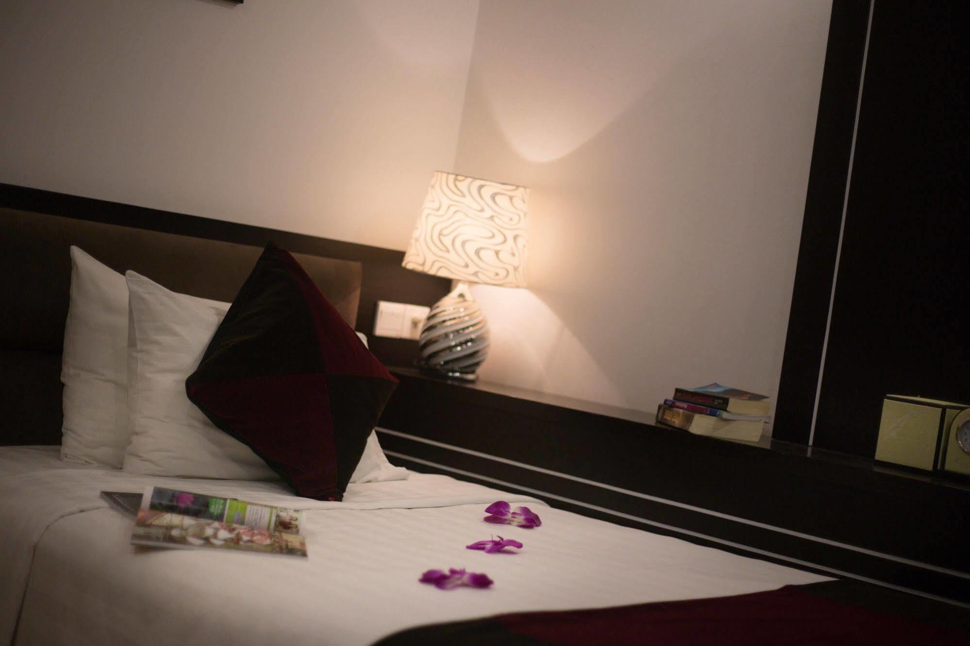 Parklane Hanoi Hotel Екстериор снимка